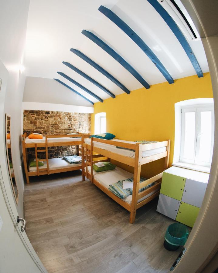 Fiesta Siesta Social Hostel Split Dış mekan fotoğraf